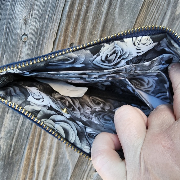 Adrienne Vittadini Dark Blue Velvet Wristlet Purse - Picture 8 of 8